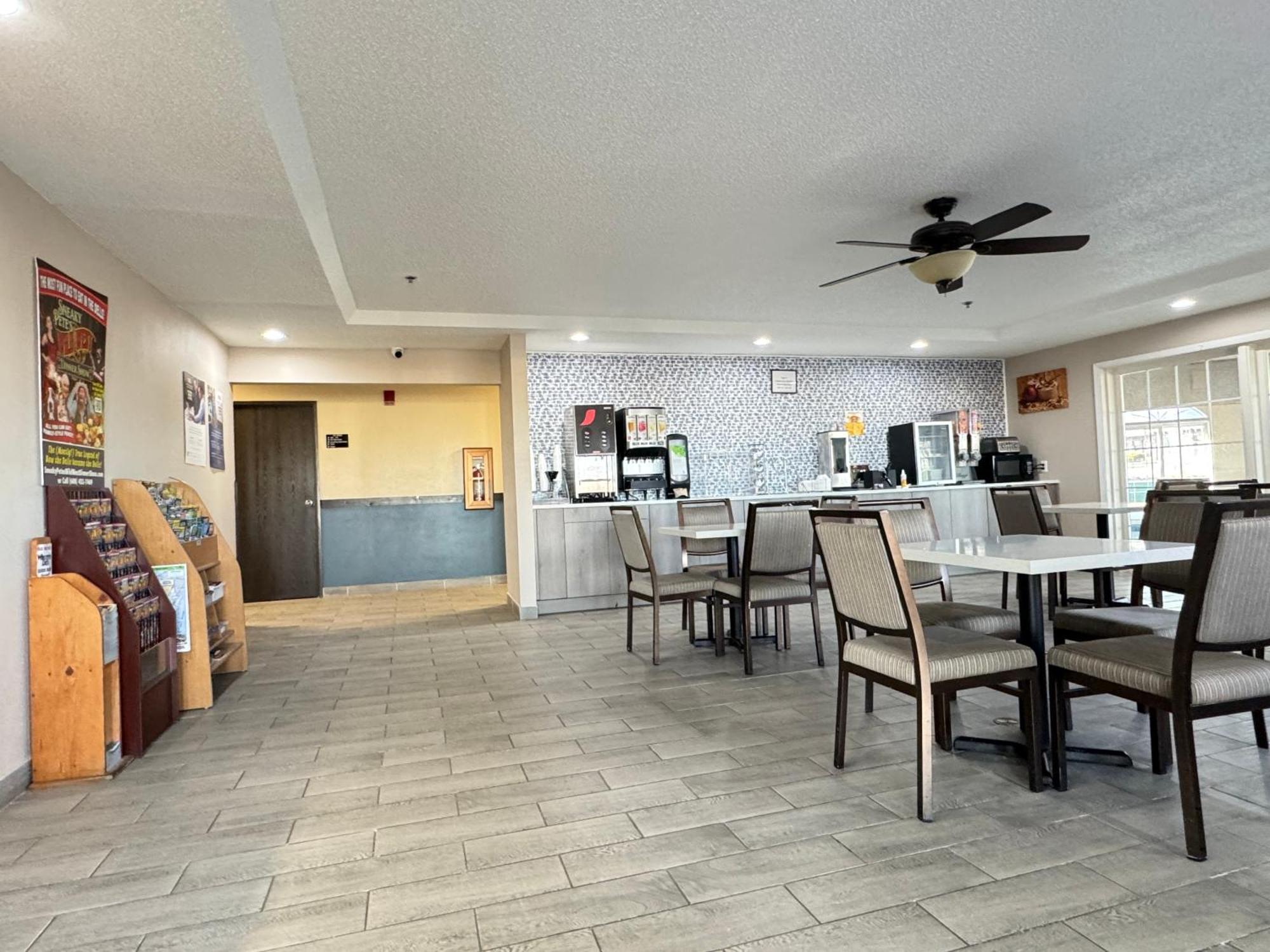スーパー 8 バイ ウインダム リーズバーグ Reedsburg エクステリア 写真