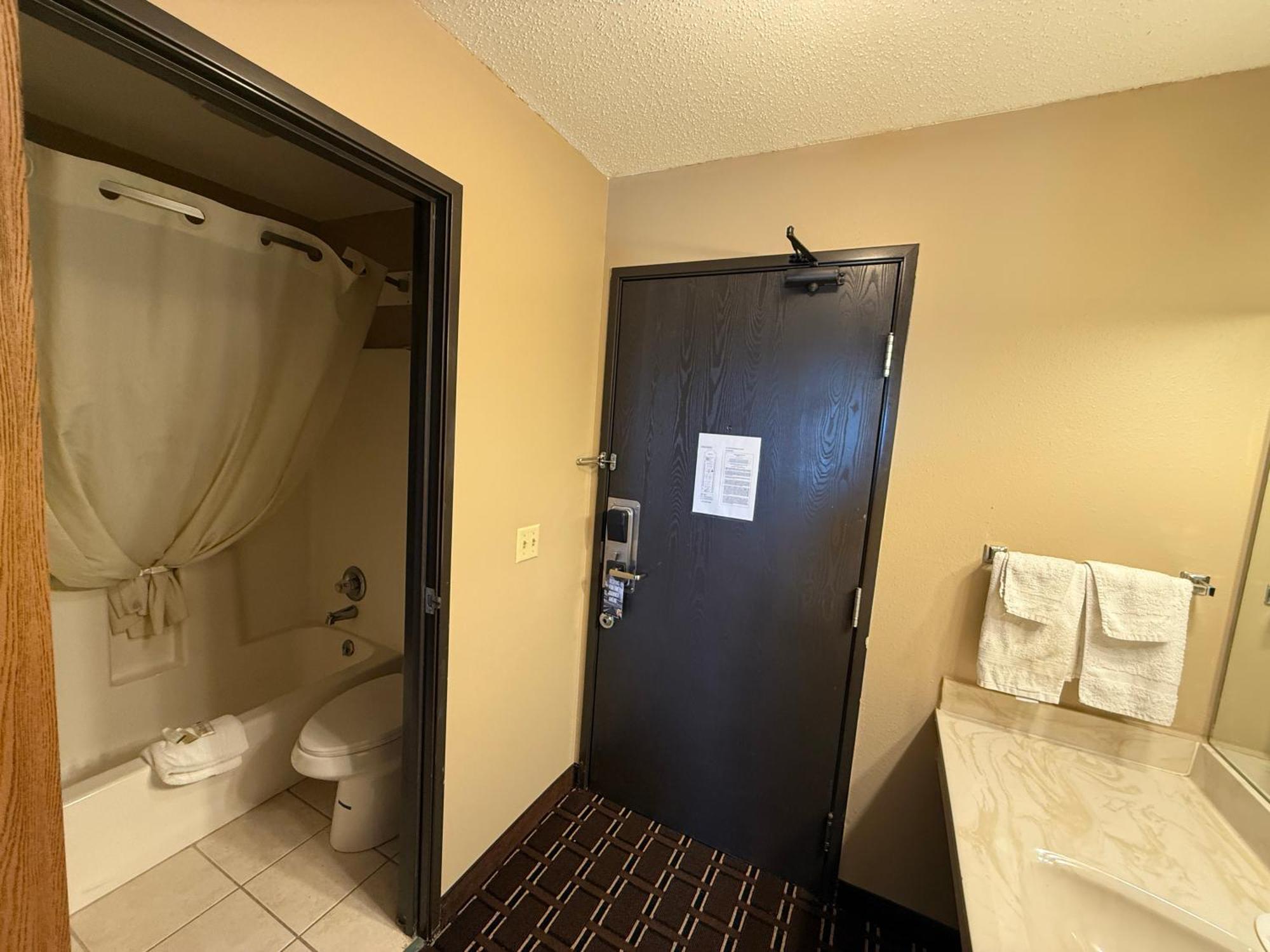 スーパー 8 バイ ウインダム リーズバーグ Reedsburg エクステリア 写真